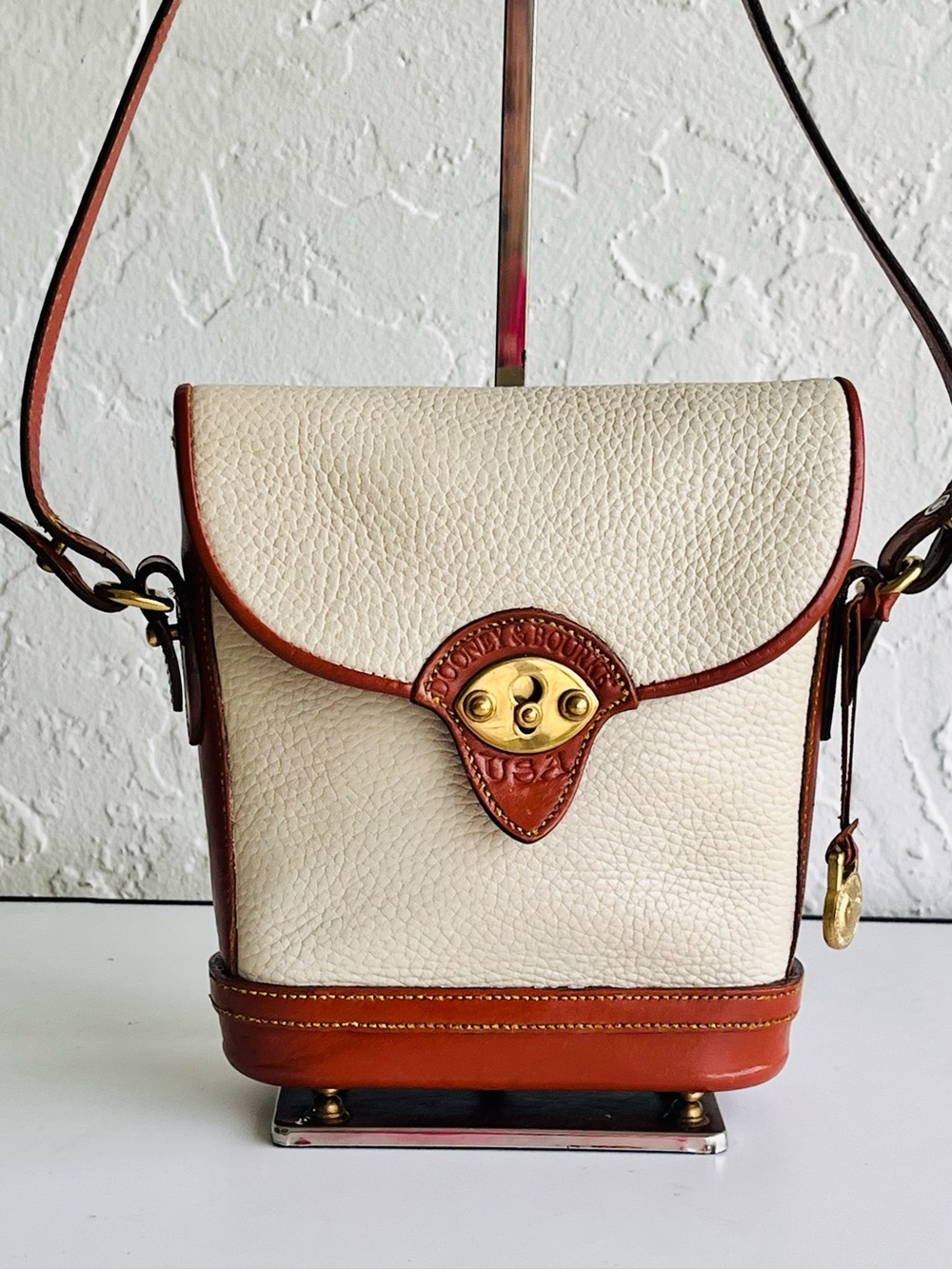 VINTAGE DOONEY AND BOURKE SHOULDER BAG CREAM AND TAN  CALVARY MINI